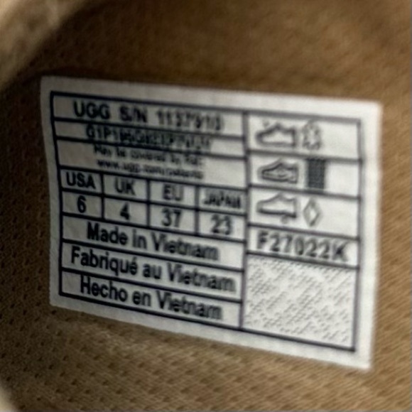 UGG Goldenstar Cross Slide size 6 - Picture 4 of 8